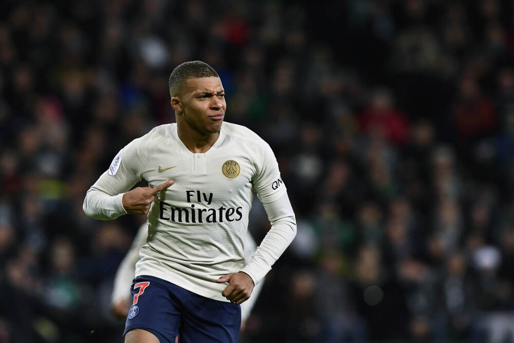 在18年的老IP中, 享受扮演“抗德奇侠”的乐趣